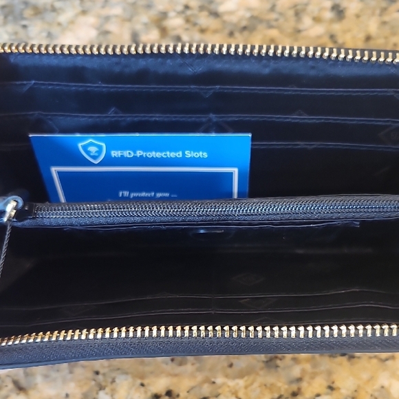 Vera Bradley Geometric Wallet - Picture 4 of 5